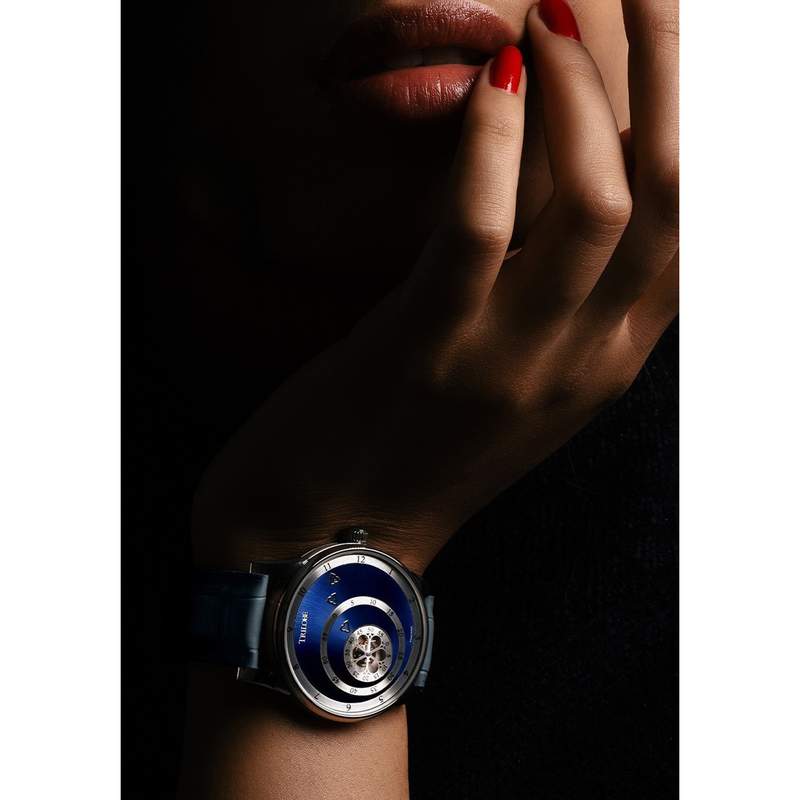 Montre d'occasion TRILOBE Les Matinaux 40.5 mm homme automatique bracelet cuir d'origine - vue porté 3