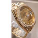Montre d'occasion ROLEX Day-Date Diamants mixte mouvement automatique certifié (cosc) bracelet or jaune 750/000 - vue D3