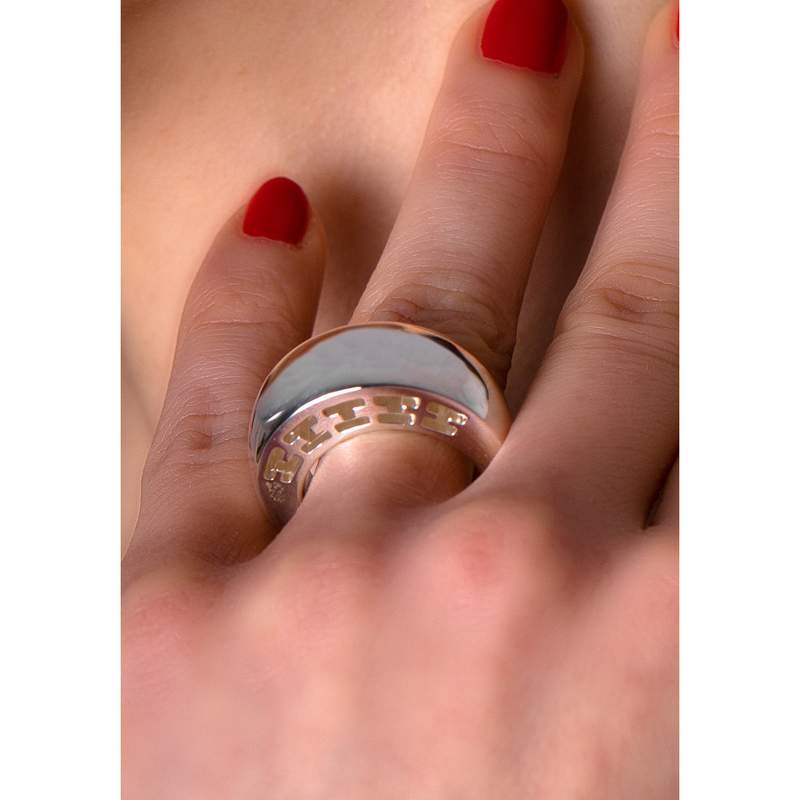 Bague d'occasion HERMES Clarté GM femme argent 925/1000 - vue porté 1