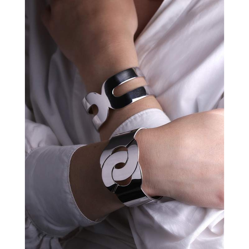 Bracelet d'occasion DINH VAN Manchette Menottes R40 femme argent 925/1000 - vue porté 1