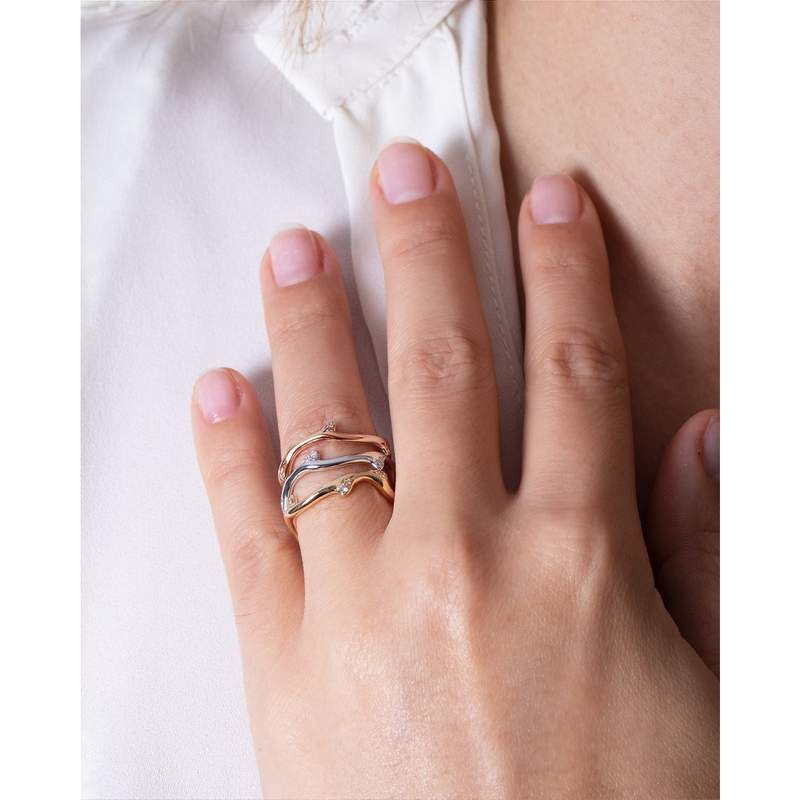 Bague d'occasion DIOR Bois de Rose Or blanc et Diamants femme or blanc 750/1000 - vue porté 3
