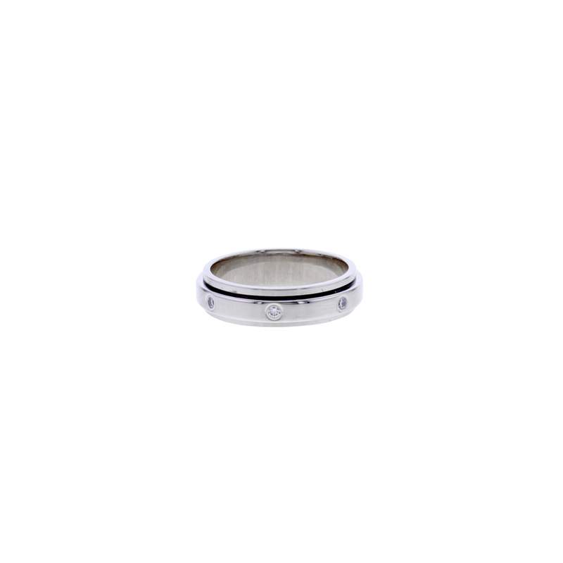 Bague d'occasion PIAGET Possession Bandeau femme or blanc 750/1000 - vue porté 2